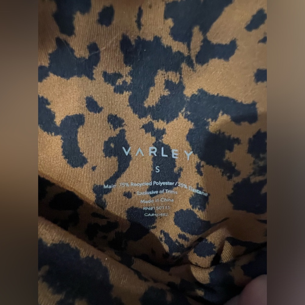 Varley leggings and sport bra set. - Picture 4 of 8